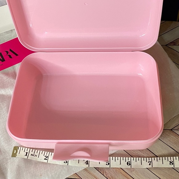 NWT ZARA x Barbie Lunch Box - Picture 7 of 12